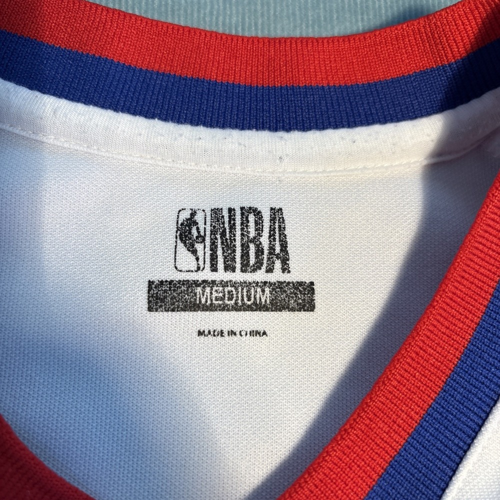 NBA Basketball Jersey Shirt Mens Medium White Blue Red Colorblock Logo V-Neck - Picture 3 of 10